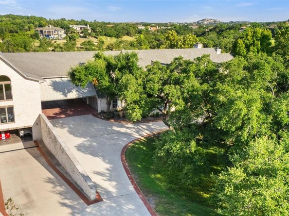 805 Brooks Hollow RD, Lakeway TX 78734