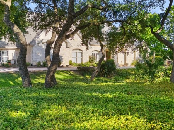 805 Brooks Hollow RD, Lakeway TX 78734