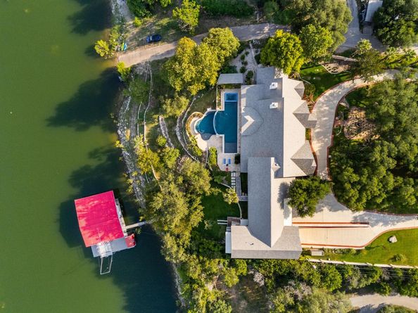 805 Brooks Hollow RD, Lakeway TX 78734