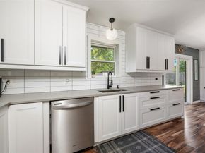 1107 E 17th ST, Georgetown TX 78626