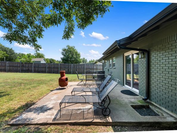 1107 E 17th ST, Georgetown TX 78626