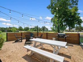 1107 E 17th ST, Georgetown TX 78626