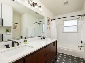 1107 E 17th ST, Georgetown TX 78626