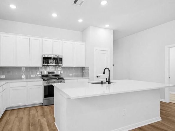 904 Prominence WAY, Leander TX 78641