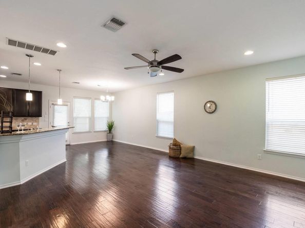404 Buttercup Creek BLVD 19, Cedar Park TX 78613