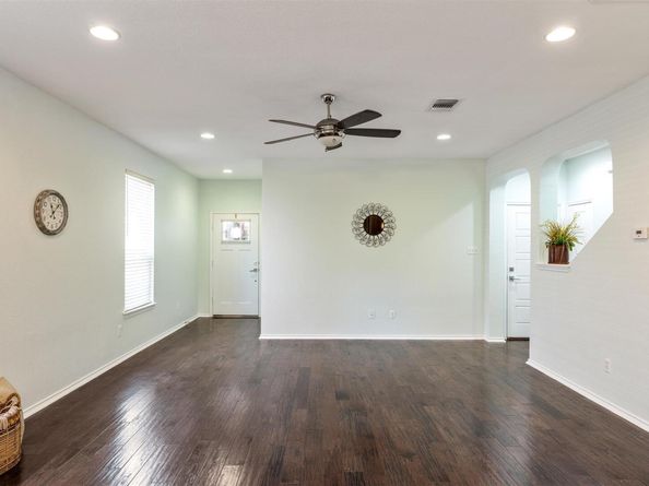 404 Buttercup Creek BLVD 19, Cedar Park TX 78613
