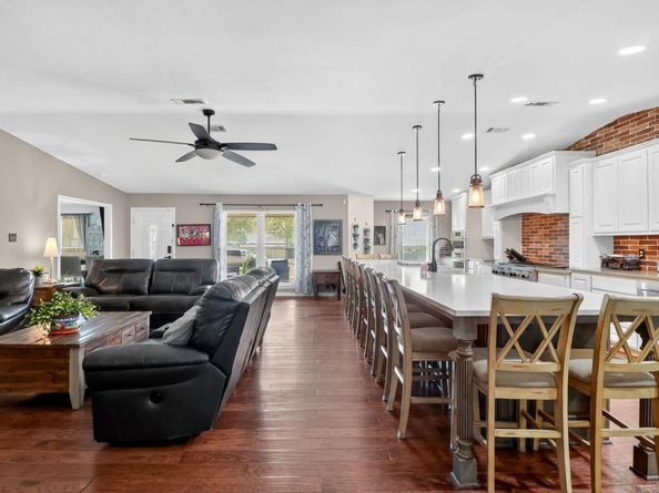 504 Virginia DR, Round Rock TX 78664