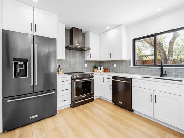 8655 Thunderbird RD, Austin TX 78736