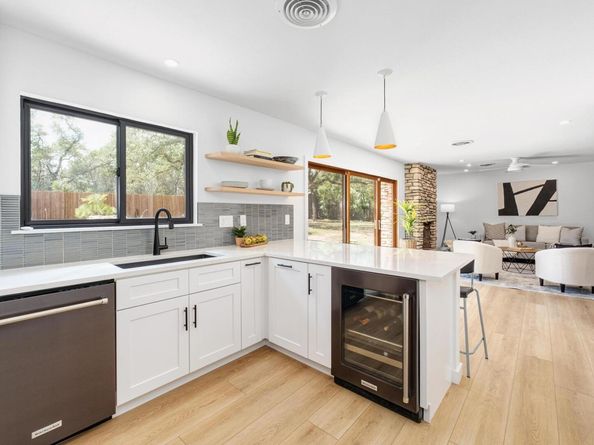 8655 Thunderbird RD, Austin TX 78736