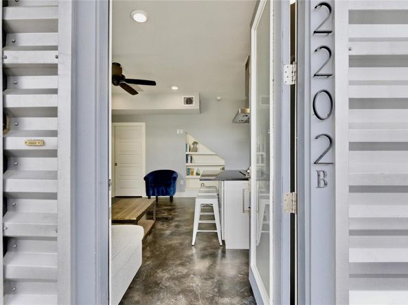 2202 Willow ST B, Austin TX 78702