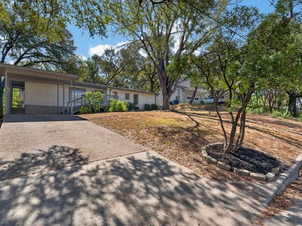 2703 Princeton DR, Austin TX 78741