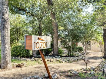 10701 Glass Mountain TRL