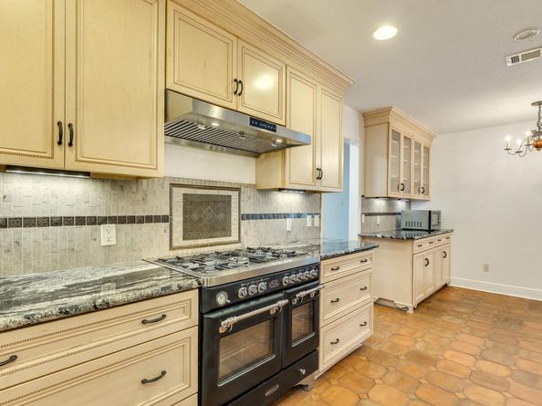 10701 Glass Mountain TRL, Austin TX 78750