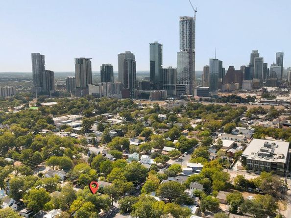 1401 E 3rd ST 1, Austin TX 78702