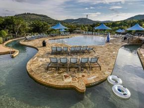 110 Pennybacker LN, Lakeway TX 78738
