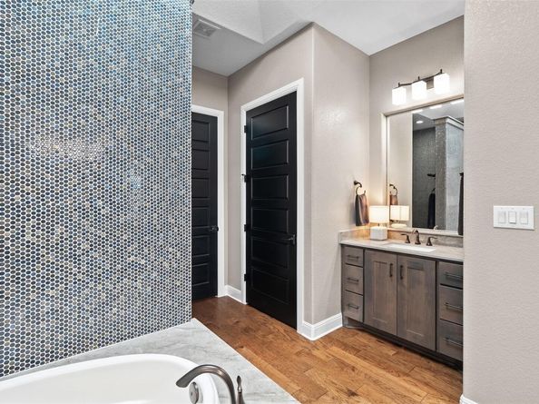 209 Cimarron Hills TRL E, Georgetown TX 78628