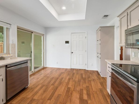 9417 Longvale DR, Austin TX 78729