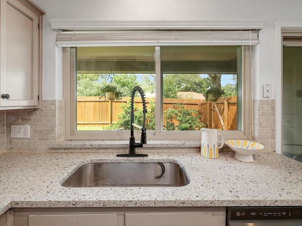9417 Longvale DR, Austin TX 78729