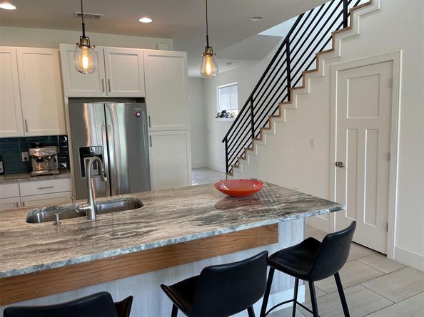 300 Tesla CIR, Austin TX 78681