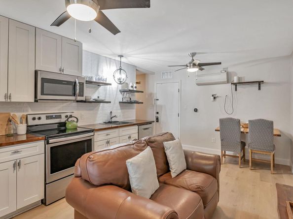 551 Demarett DR 4, Point Venture TX 78645