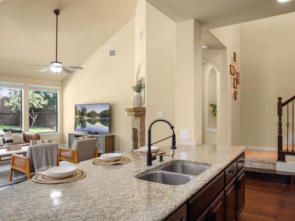 121 E Adelanta PL, Round Rock TX 78681