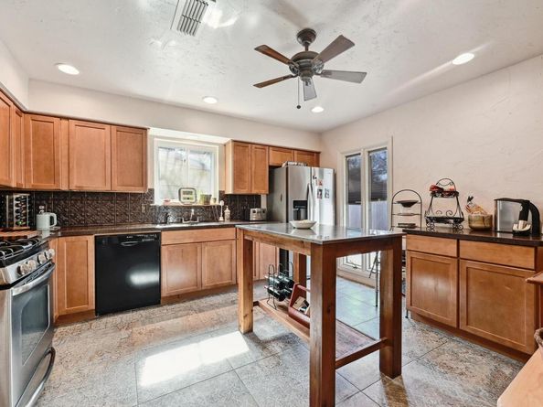 4711 Fieldstone DR, Austin TX 78735