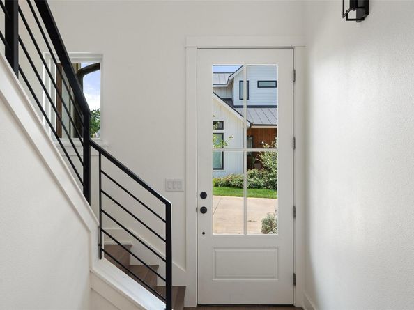 4020 Valley View RD B, Austin TX 78704
