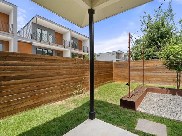 4020 Valley View RD B, Austin TX 78704