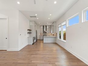 4020 Valley View RD B, Austin TX 78704