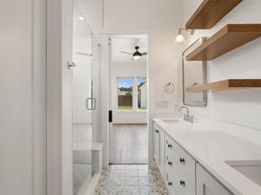 4020 Valley View RD B, Austin TX 78704