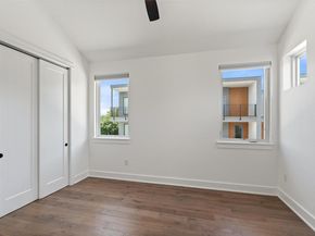 4020 Valley View RD B, Austin TX 78704