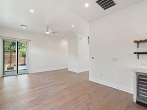 4020 Valley View RD B, Austin TX 78704