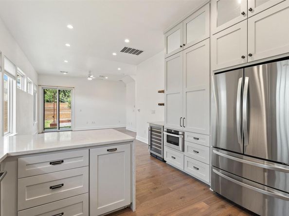 4020 Valley View RD B, Austin TX 78704