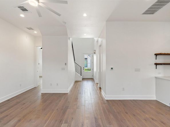 4020 Valley View RD B, Austin TX 78704