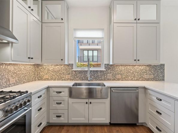 4020 Valley View RD B, Austin TX 78704
