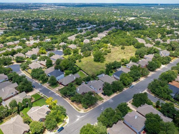 8613 Glen Canyon DR, Round Rock TX 78681