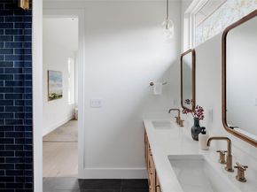 1180 Ridgeway DR 2, Austin TX 78702