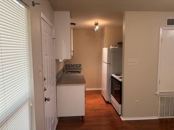 1514 Parker LN
