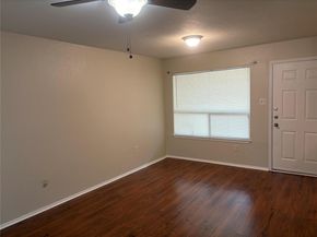 1514 Parker LN 104, Austin TX 78741