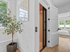 1719 Spyglass DR 17, Austin TX 78746
