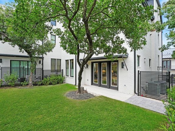 1719 Spyglass DR 17, Austin TX 78746