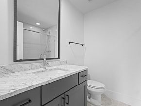 1719 Spyglass DR 17, Austin TX 78746