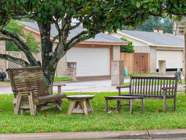 11127 Pinehurst DR E, Austin TX 78747