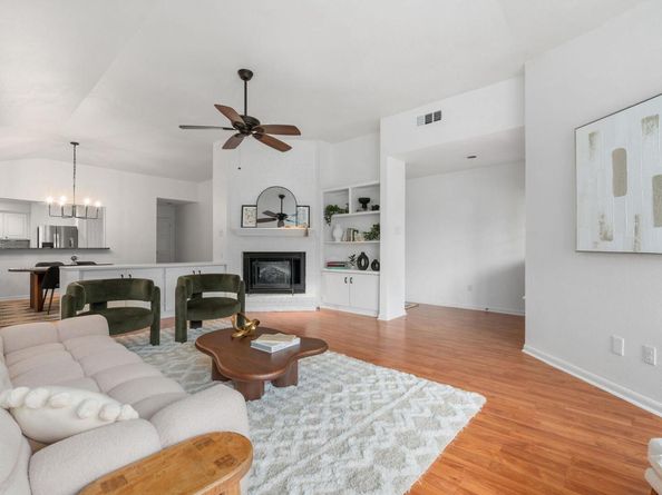 11127 Pinehurst DR E, Austin TX 78747