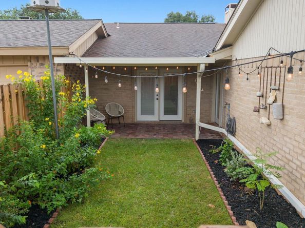 11127 Pinehurst DR E, Austin TX 78747