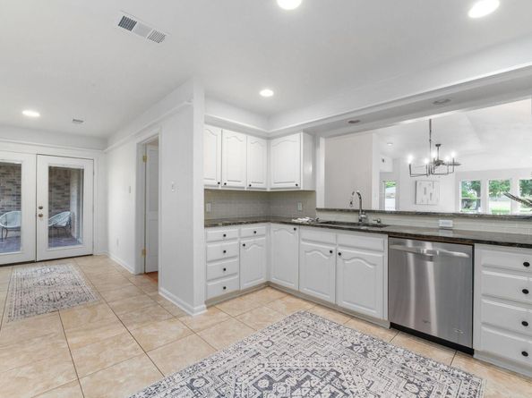 11127 Pinehurst DR E, Austin TX 78747