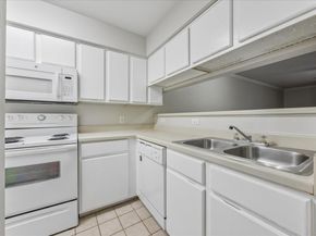 501 W 26th ST 121, Austin TX 78705