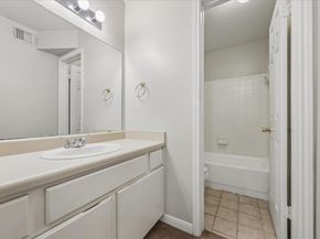 501 W 26th ST 121, Austin TX 78705