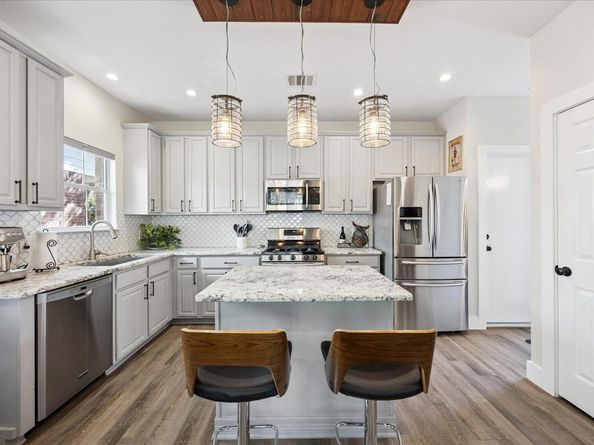 2704 Blake ST, Austin TX 78748