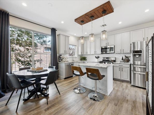 2704 Blake ST, Austin TX 78748
